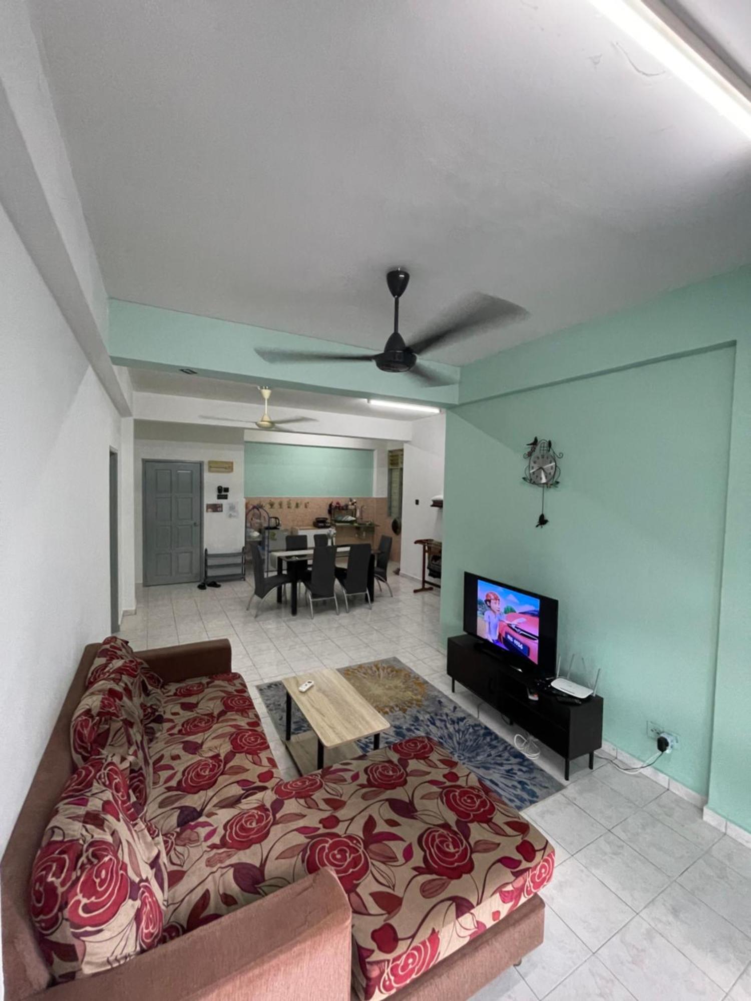 Blissful Breeze 4 & Netflix By Ezyroom Melaka